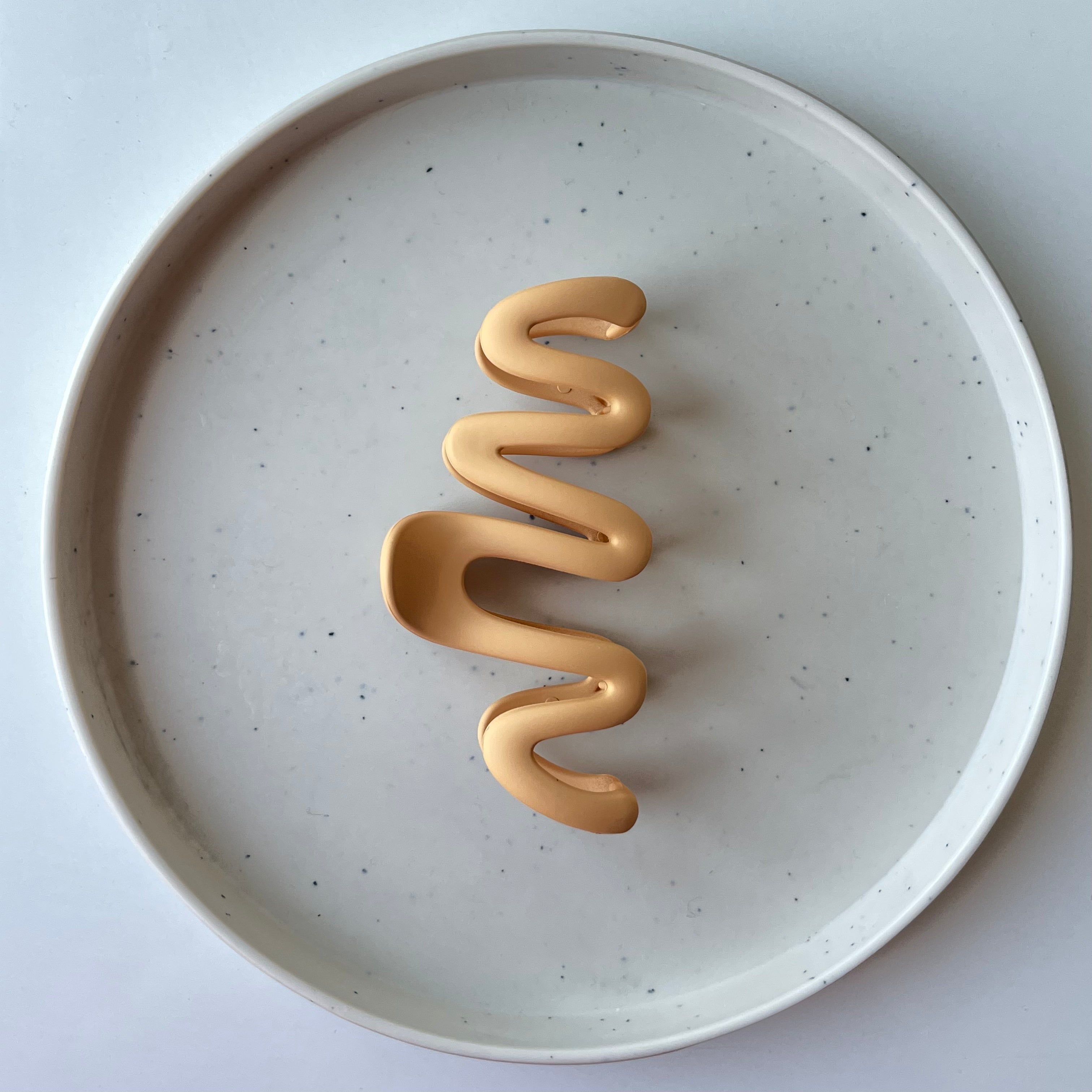 Serpentina – Large Matte Wave Clip